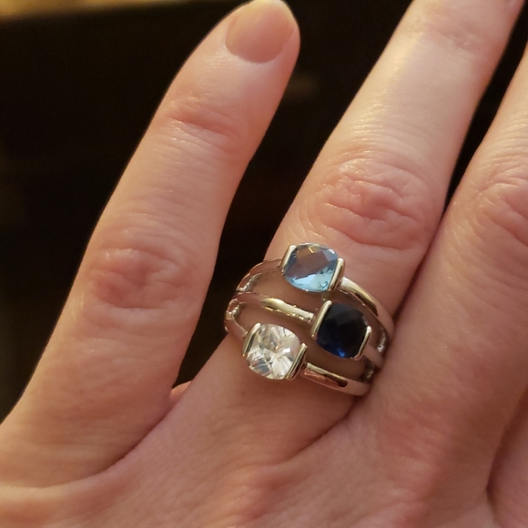 Lia Sophia 3 Stone Ring - Picture 5 of 5